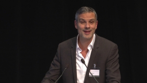 D&eacute;centrage de la t&ecirc;te hum&eacute;rale, r&eacute;alit&eacute; ou fiction