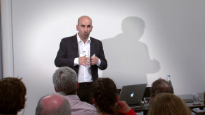 A propos du joueur professionnel: l'exp&eacute;rience d'un entra&icirc;neur