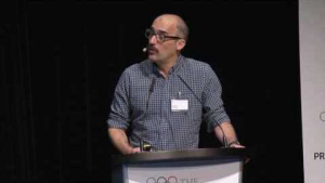 Physioth&eacute;rapie active du dos avec personne ag&eacute;e