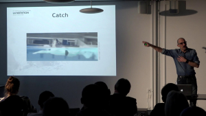 La natation: cha&icirc;nes cin&eacute;tique ouvertes ou ferm&eacute;es?