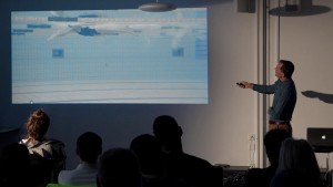 L'&eacute;paule du nageur: l'&eacute;quilibre entre laxit&eacute; et stabilit&eacute;