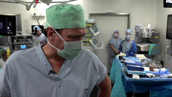 Présentation de la session live surgery depuis la salle d'opération